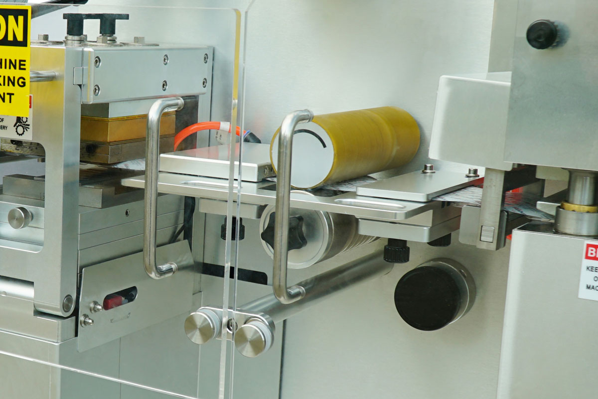 BMP100 Blister Machine Servo Index System Servo motor index system of the Jornen BMP100 laboratory blister machine for precise and stable running.